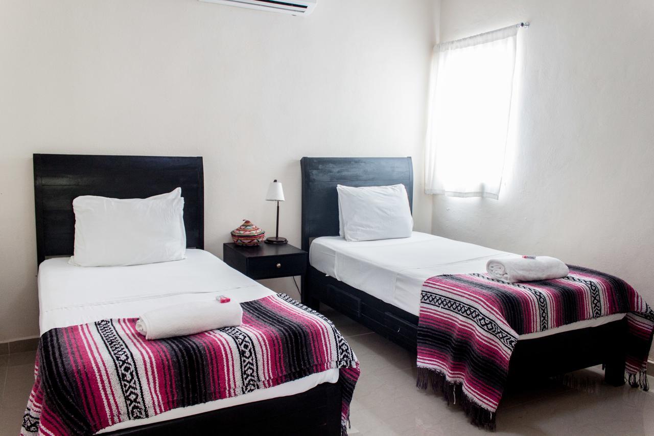 Whyz 4 You Private Rooms Puerto Morelos Eksteriør bilde